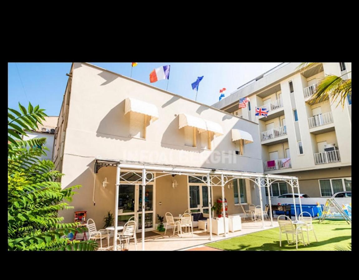 Hotel Silvana Beach Rimini Eksteriør bilde