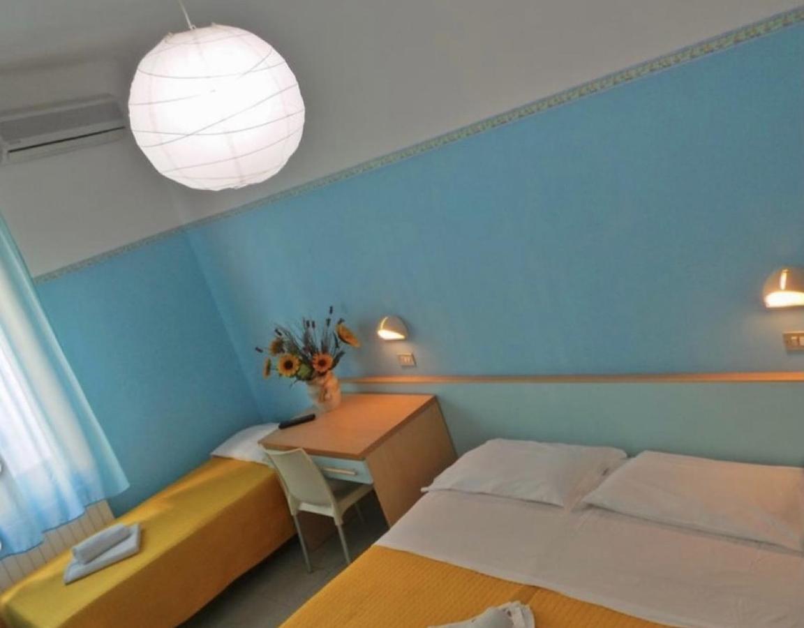 Hotel Silvana Beach Rimini Eksteriør bilde