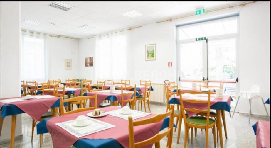 Hotel Silvana Beach Rimini Eksteriør bilde